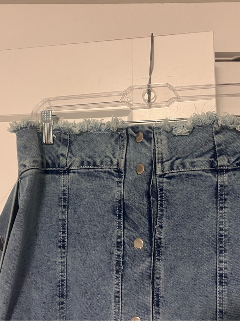 High-Waist Distressed Denim maxi Skirt with sleeve Belt - Picture 5 of 7